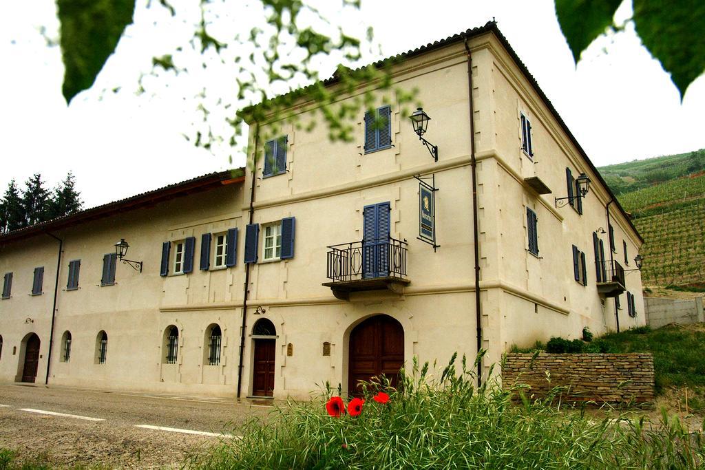 Marcarini Agriturismo Neviglie Εξωτερικό φωτογραφία