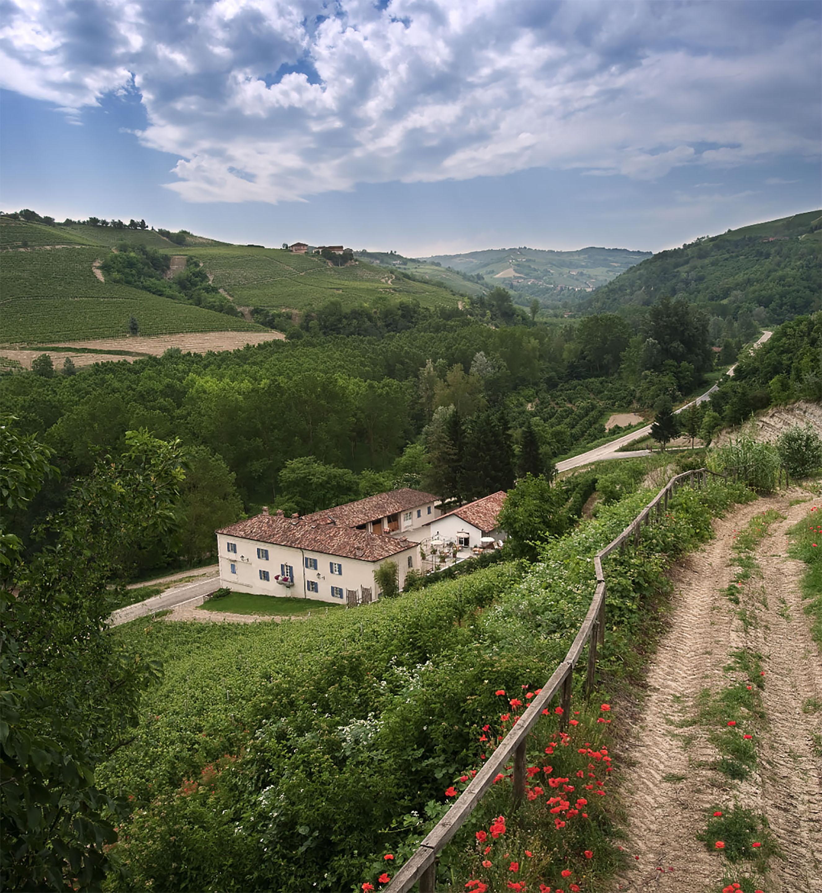 Marcarini Agriturismo Neviglie Εξωτερικό φωτογραφία